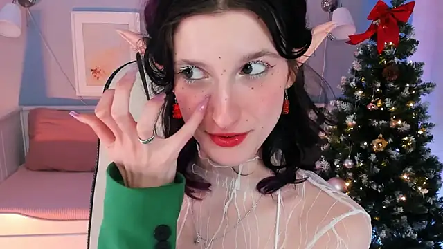 Snapshot of Lil_Melanie_ chatting on December 29, 7:00 pm Lil Melanie online show from December 29, 7:00 pm