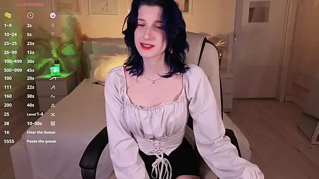 Snapshot of Lil_Melanie_ chatting on March 16, 11:36 am Lil Melanie online show from March 16, 11:36 am