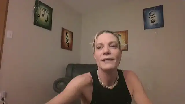 AddieAssets online show from December 19, 4:45 am