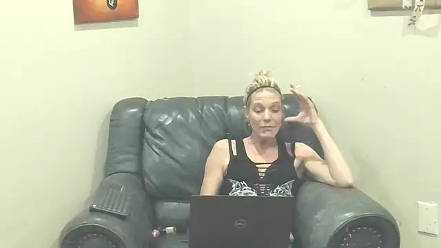 AddieAssets online show from January 5, 7:07 am