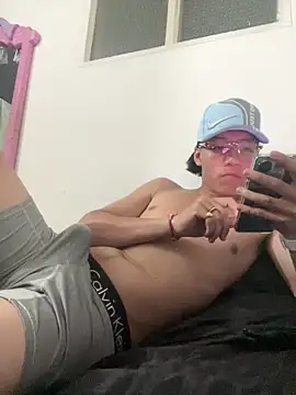 Snapshot of CRYBYT9 chatting on November 26, 1:39 am CRYBYT9 online show from November 26, 1:39 am