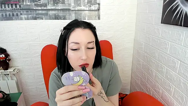 adell berry online show from February 15, 5:30 am