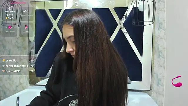 Snapshot of _alaia_collway_ chatting on January 13, 3:36 pm alaia collway online show from January 13, 3:36 pm