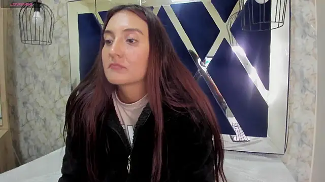 Snapshot of _alaia_collway_ chatting on January 18, 3:05 pm alaia collway online show from January 18, 3:05 pm