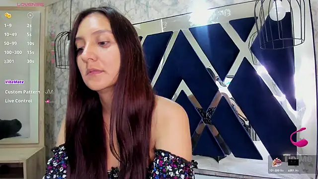 Snapshot of _alaia_collway_ chatting on January 23, 12:09 pm alaia collway online show from January 23, 12:09 pm