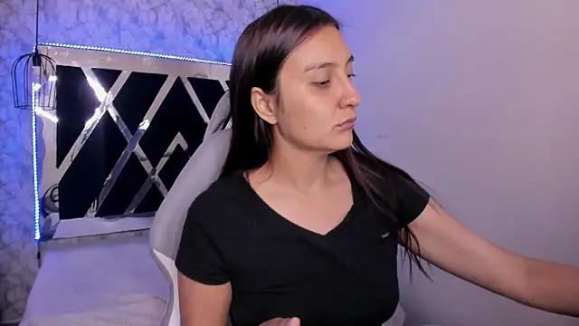 Snapshot of _alaia_collway_ chatting on January 31, 12:07 pm alaia collway online show from January 31, 12:07 pm