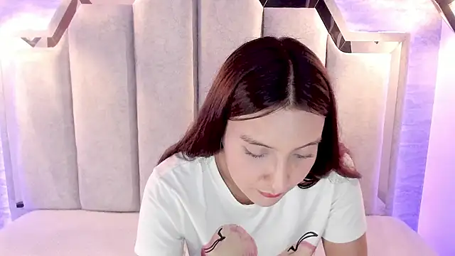 Snapshot of _alaia_collway_ chatting on February 4, 12:22 pm alaia collway online show from February 4, 12:22 pm
