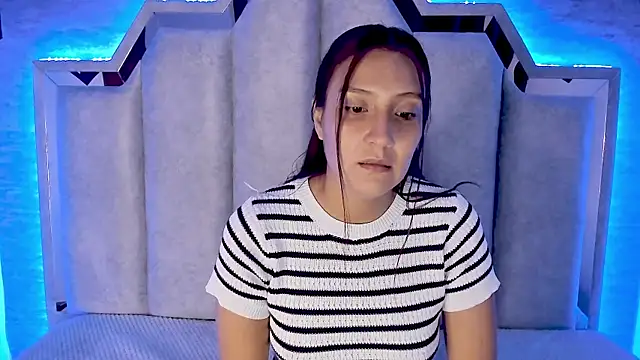 Snapshot of _alaia_collway_ chatting on February 13, 12:11 pm alaia collway online show from February 13, 12:11 pm