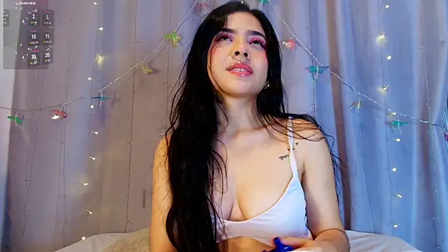 Snapshot of adara_johnson__ chatting on January 18, 11:47 am adara johnson online show from January 18, 11:47 am