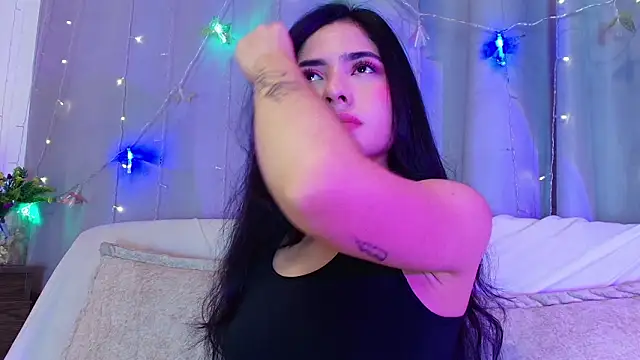 Snapshot of adara_johnson__ chatting on February 23, 12:02 pm adara johnson online show from February 23, 12:02 pm