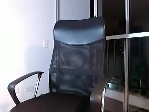 Snapshot of roman_muscle chatting on January 31, 3:52 am roman muscle online show from January 31, 3:52 am