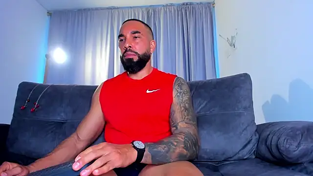 Snapshot of roman_muscle chatting on February 22, 10:52 pm roman muscle online show from February 22, 10:52 pm