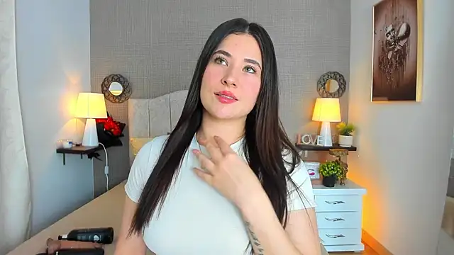Snapshot of ValeryLovee chatting on July 29, 2:43 am ValeryLovee online show from July 29, 2:43 am