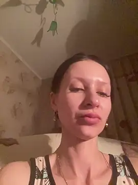 Starry Siren online show from April 4, 7:00 pm