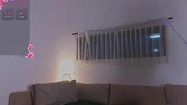 Snapshot of adele_lyv chatting on January 7, 7:38 pm adele lyv online show from January 7, 7:38 pm