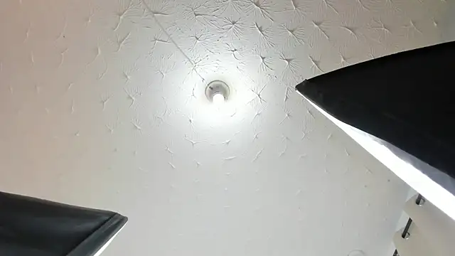 Alison Chan  online show from April 12, 2:05 am