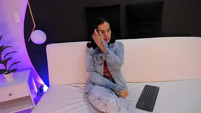 Ada Monroe10 online show from March 5, 1:51 pm