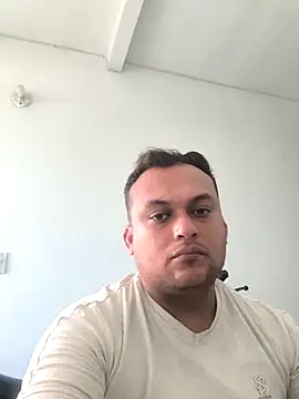 lrincon9508 online show from June 17, 5:47 pm