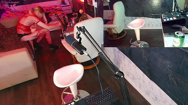 Doggyray44 online show from December 21, 11:34 pm