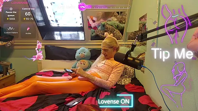 Snapshot of Doggyray44 chatting on May 31, 9:27 am Doggyray44 online show from May 31, 9:27 am