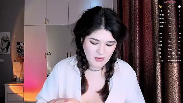 July Slowdive online show from March 21, 10:39 am