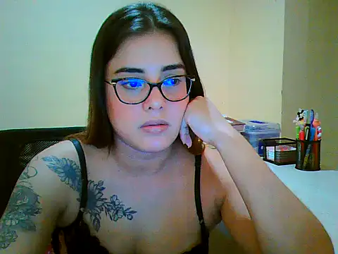 maliamiller online show from February 24, 2:31 am