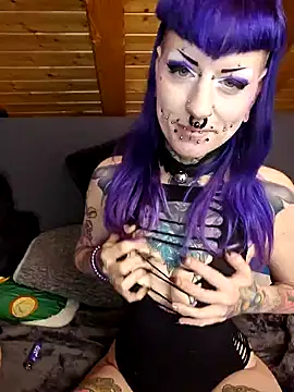 Snapshot of Purple_Coffin666 chatting on February 20, 6:35 pm Purple Coffin666 online show from February 20, 6:35 pm