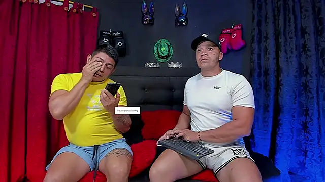 Snapshot of AndyandFran chatting on April 23, 10:45 pm AndyandFran online show from April 23, 10:45 pm
