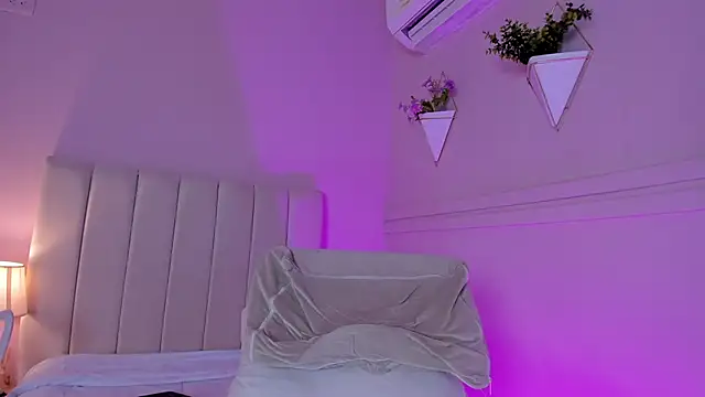 Snapshot of _bianca_18 chatting on January 20, 2:36 pm bianca 18 online show from January 20, 2:36 pm