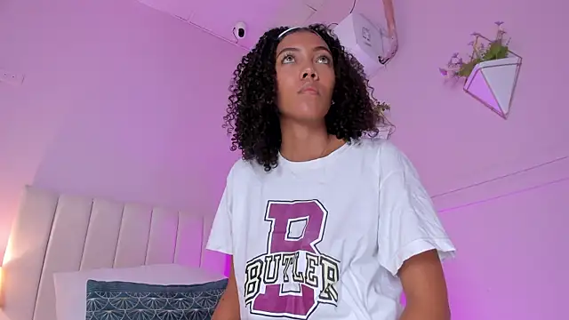 Snapshot of _bianca_18 chatting on January 30, 11:33 am bianca 18 online show from January 30, 11:33 am