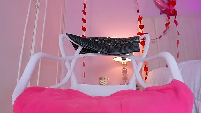 Snapshot of _bianca_18 chatting on February 16, 3:27 pm bianca 18 online show from February 16, 3:27 pm