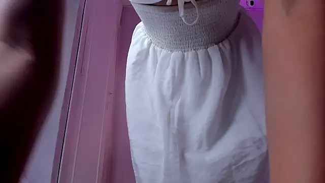 Snapshot of _bianca_18 chatting on February 26, 11:41 am bianca 18 online show from February 26, 11:41 am