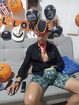 latinmartin73 online show from October 27, 1:53 am