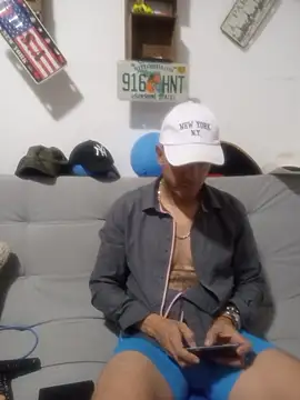 latinmartin73 online show from November 11, 10:54 pm