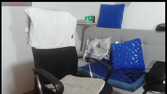 latinmartin73 online show from April 5, 7:33 pm