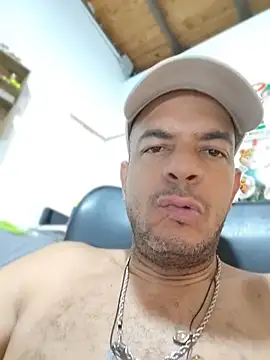latinmartin73 online show from June 30, 4:46 am