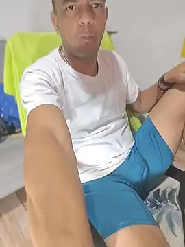 latinmartin73 online show from July 16, 1:11 am