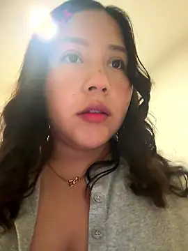 kittyfresita online show from January 9, 6:05 am