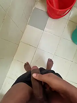 Snapshot of loveme99004 chatting on October 12, 2:54 am loveme99004 online show from October 12, 2:54 am