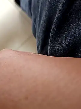 huzi518 online show from November 24, 8:47 am