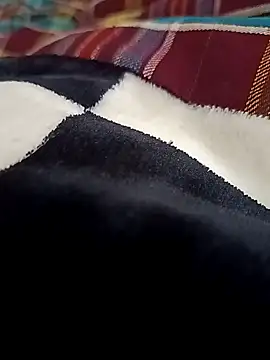 Snapshot of huzi518 chatting on February 19, 1:29 pm huzi518 online show from February 19, 1:29 pm