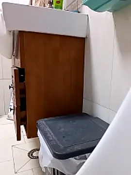 Snapshot of huzi518 chatting on February 20, 2:17 pm huzi518 online show from February 20, 2:17 pm