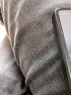 Snapshot of huzi518 chatting on March 12, 3:01 am huzi518 online show from March 12, 3:01 am