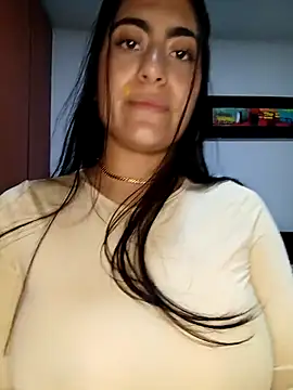 Snapshot of miakhalifaaa_ chatting on June 21, 10:45 pm miakhalifaaa online show from June 21, 10:45 pm