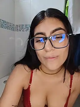 Snapshot of miakhalifaaa_ chatting on July 12, 9:50 pm miakhalifaaa online show from July 12, 9:50 pm