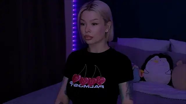 Snapshot of Sasha_Mason chatting on May 2, 10:48 pm Sasha Mason online show from May 2, 10:48 pm