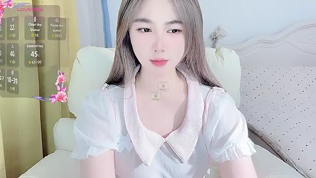 Snapshot of Caitlyn__ chatting on May 11, 3:07 pm Caitlyn online show from May 11, 3:07 pm