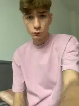 Snapshot of MiguelRausch chatting on December 12, 11:29 am MiguelRausch online show from December 12, 11:29 am