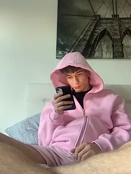 Snapshot of MiguelRausch chatting on November 11, 3:23 pm MiguelRausch online show from November 11, 3:23 pm