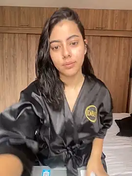 Snapshot of DakotaShelby chatting on December 3, 3:55 pm DakotaShelby online show from December 3, 3:55 pm